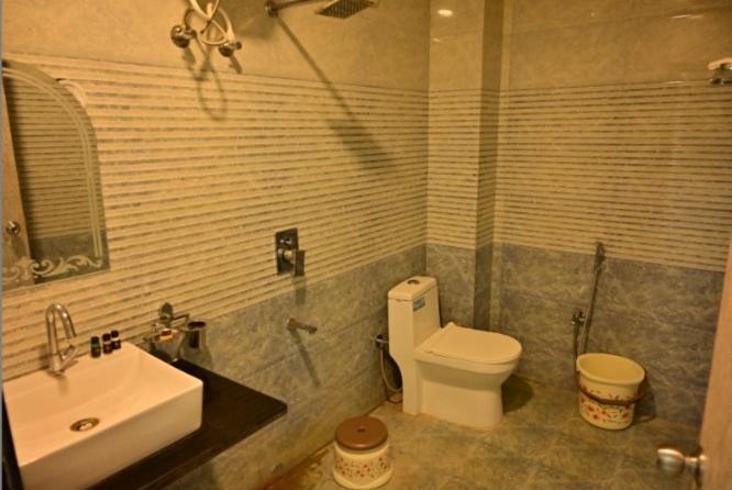 Hotel Raghuveer Inn By Bookingcare Sitapur Muafi Luaran gambar