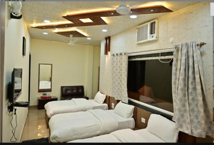 Hotel Raghuveer Inn By Bookingcare Sitapur Muafi Luaran gambar