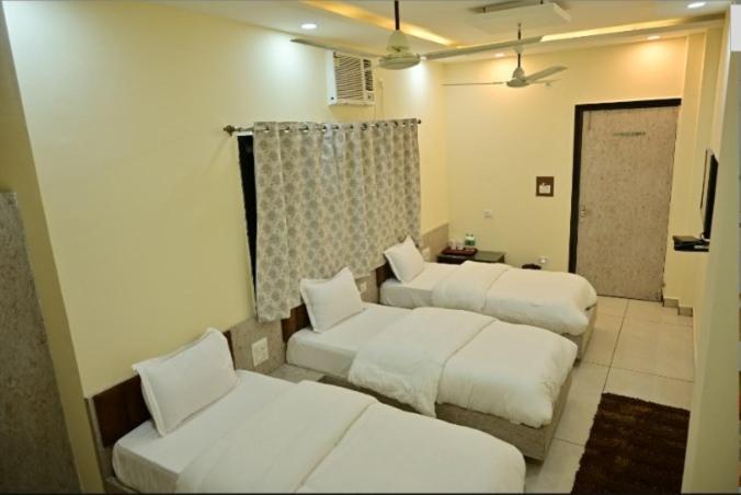 Hotel Raghuveer Inn By Bookingcare Sitapur Muafi Luaran gambar