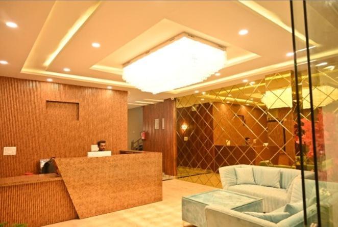 Hotel Raghuveer Inn By Bookingcare Sitapur Muafi Luaran gambar